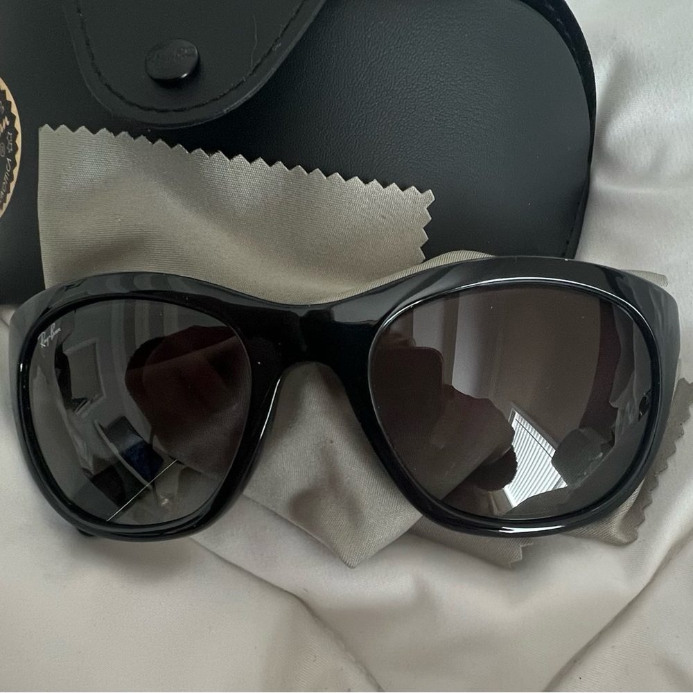 Ray-Ban  Sunglasses
